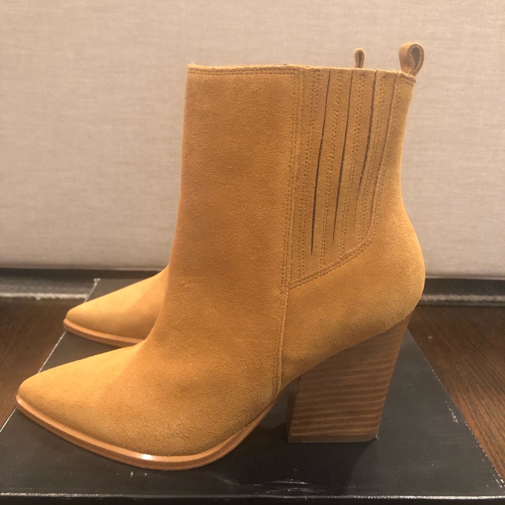 Marc Fisher LTD Women’s Mariel Bootie. Size 6. Cognac. - Picture 5 of 11